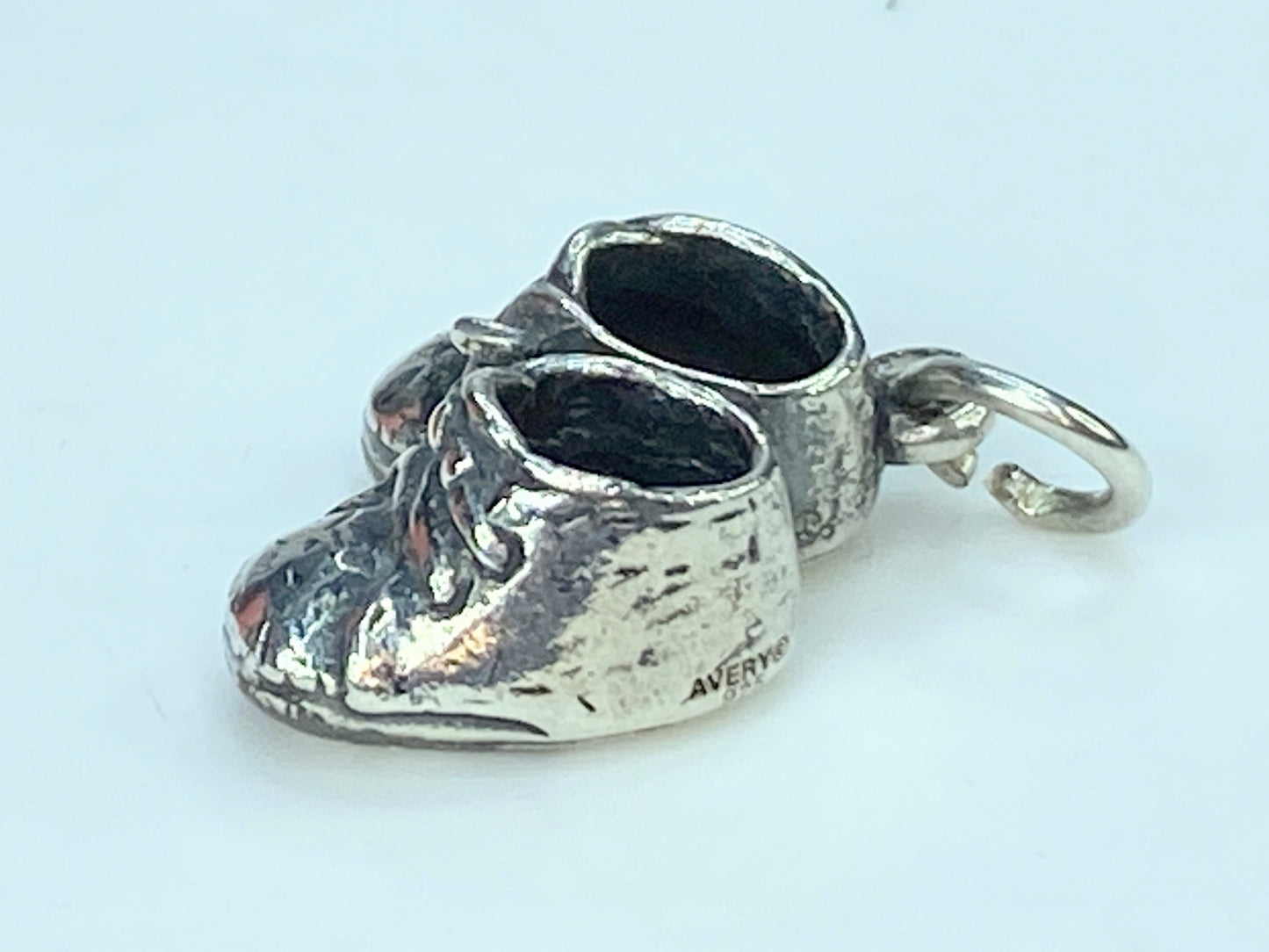 James Avery Sterling Charm BABY SHOES, Baby Booties with box 3.4g JR9815