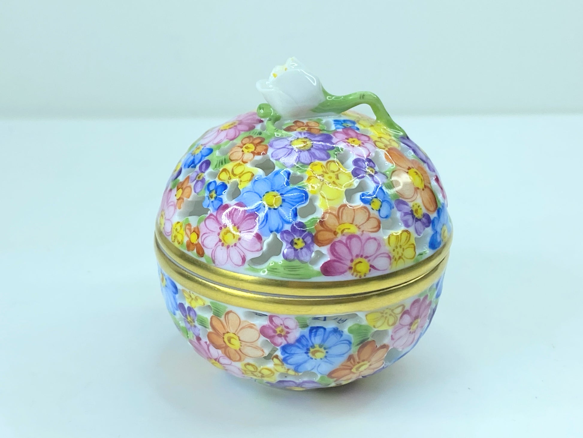 Vintage Herend Open Work Reticulated Floral Trinket Box Mint A281