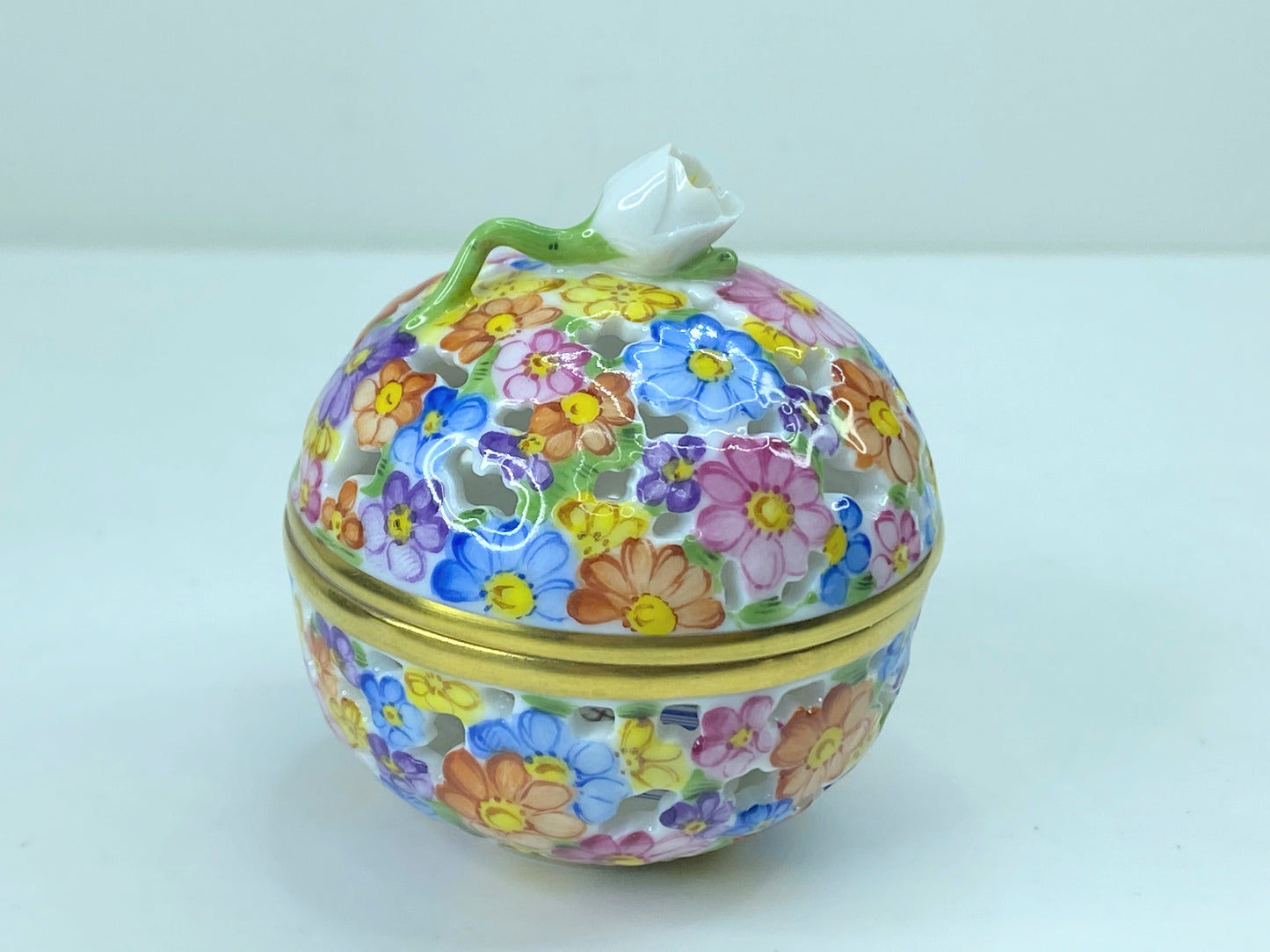 Vintage Herend Open Work Reticulated Floral Trinket Box Mint A281