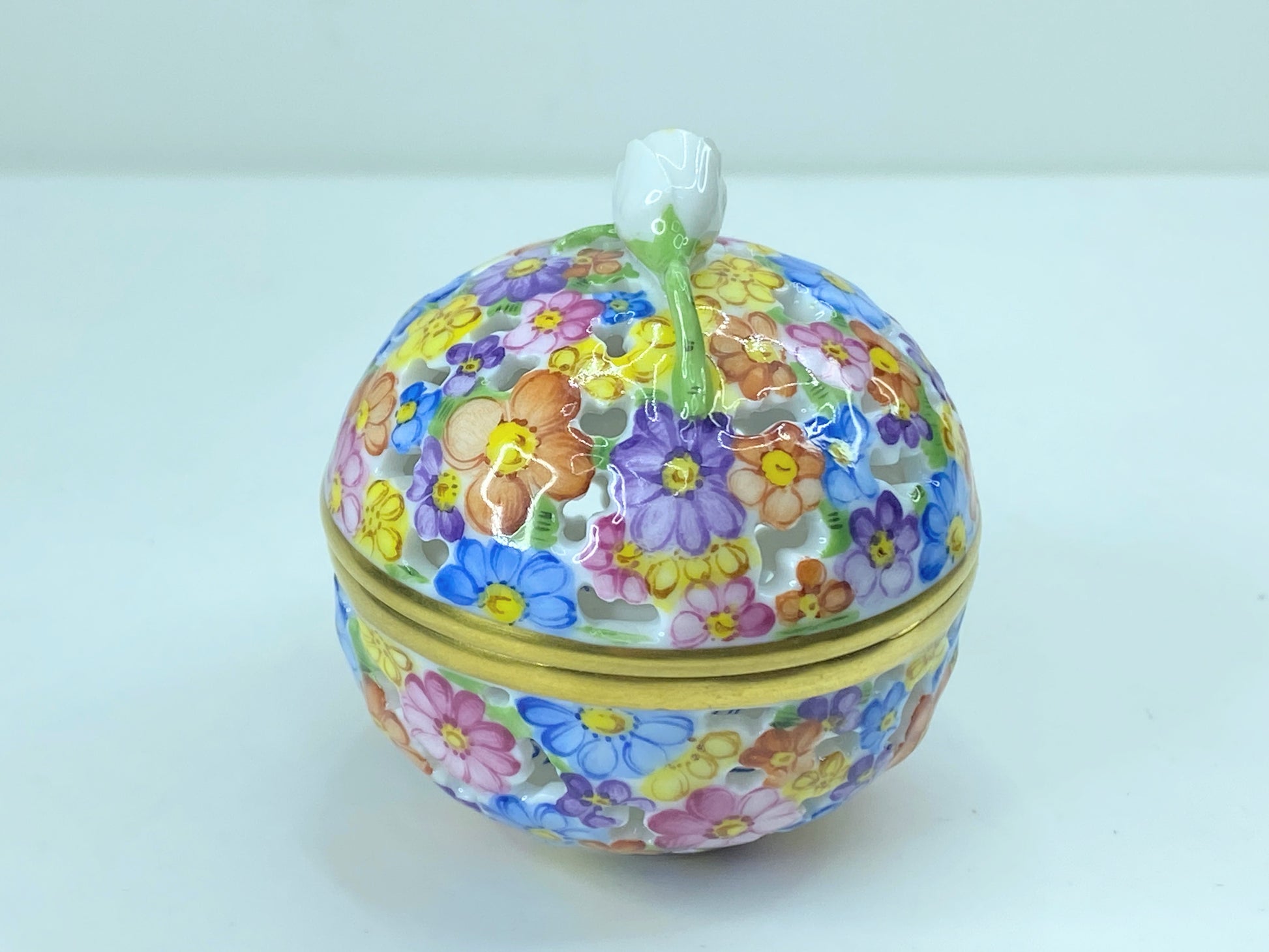 Vintage Herend Open Work Reticulated Floral Trinket Box Mint A281