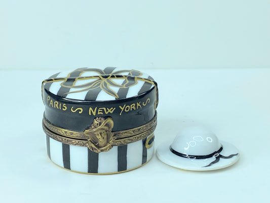 Limoges France Black & White trinket box with Hat "Paris & New York" A278