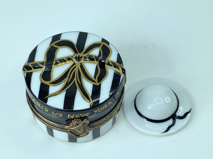Limoges France Black & White trinket box with Hat "Paris & New York" A278