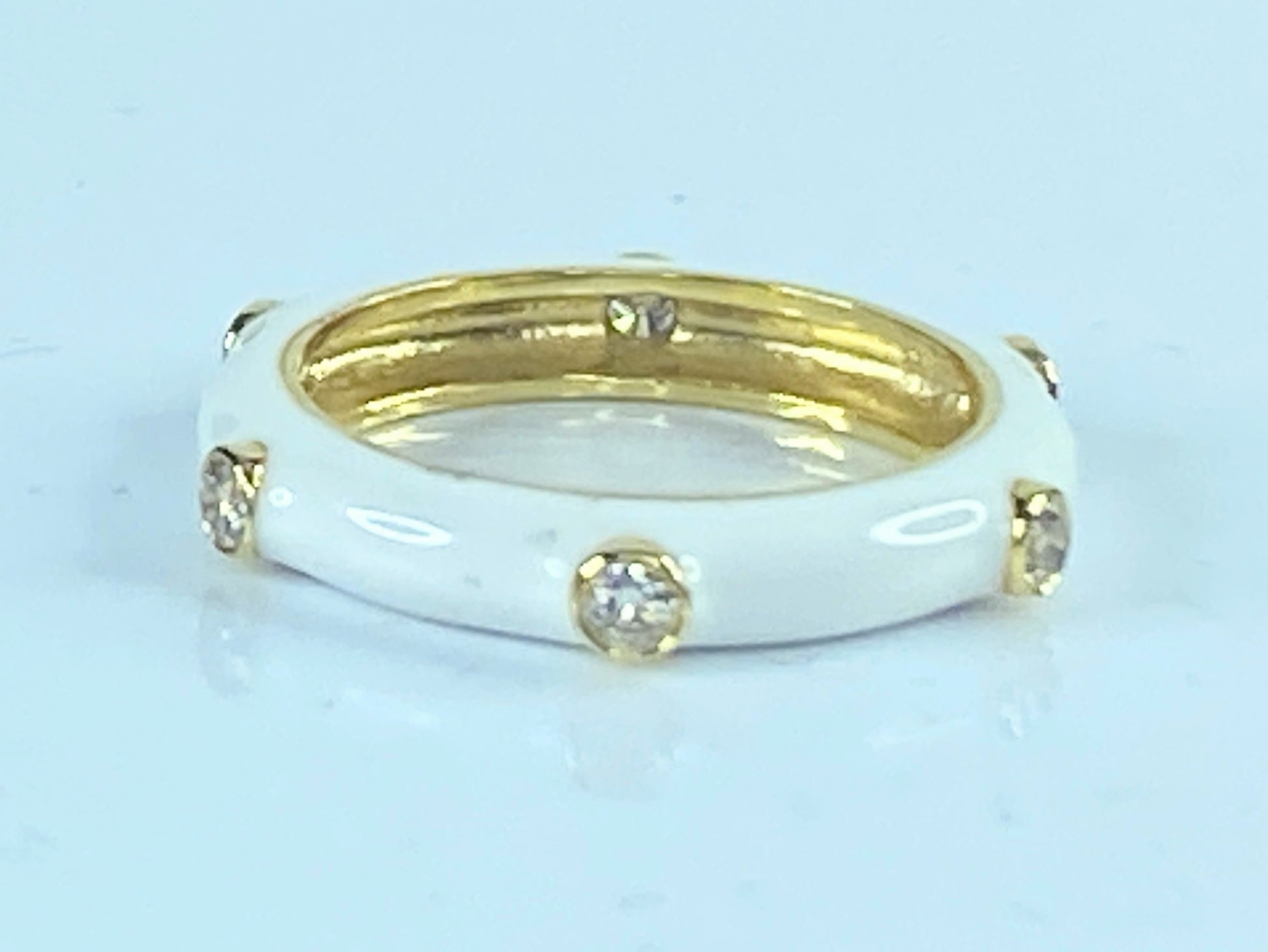 White Enamel 0.25 round brilliant diamond ring in 18K stackable 2.9g