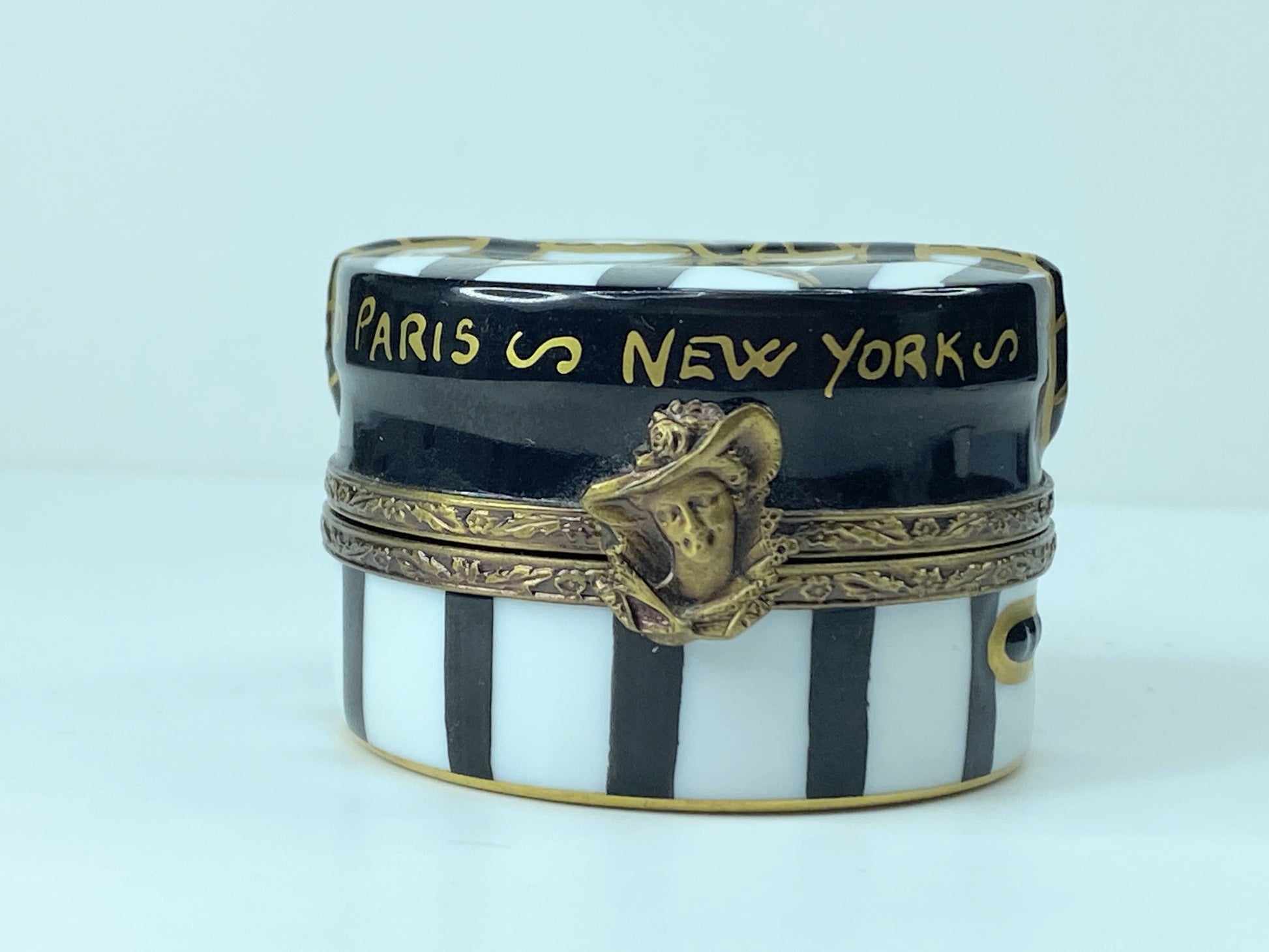 Limoges France Black & White trinket box with Hat "Paris & New York" A278