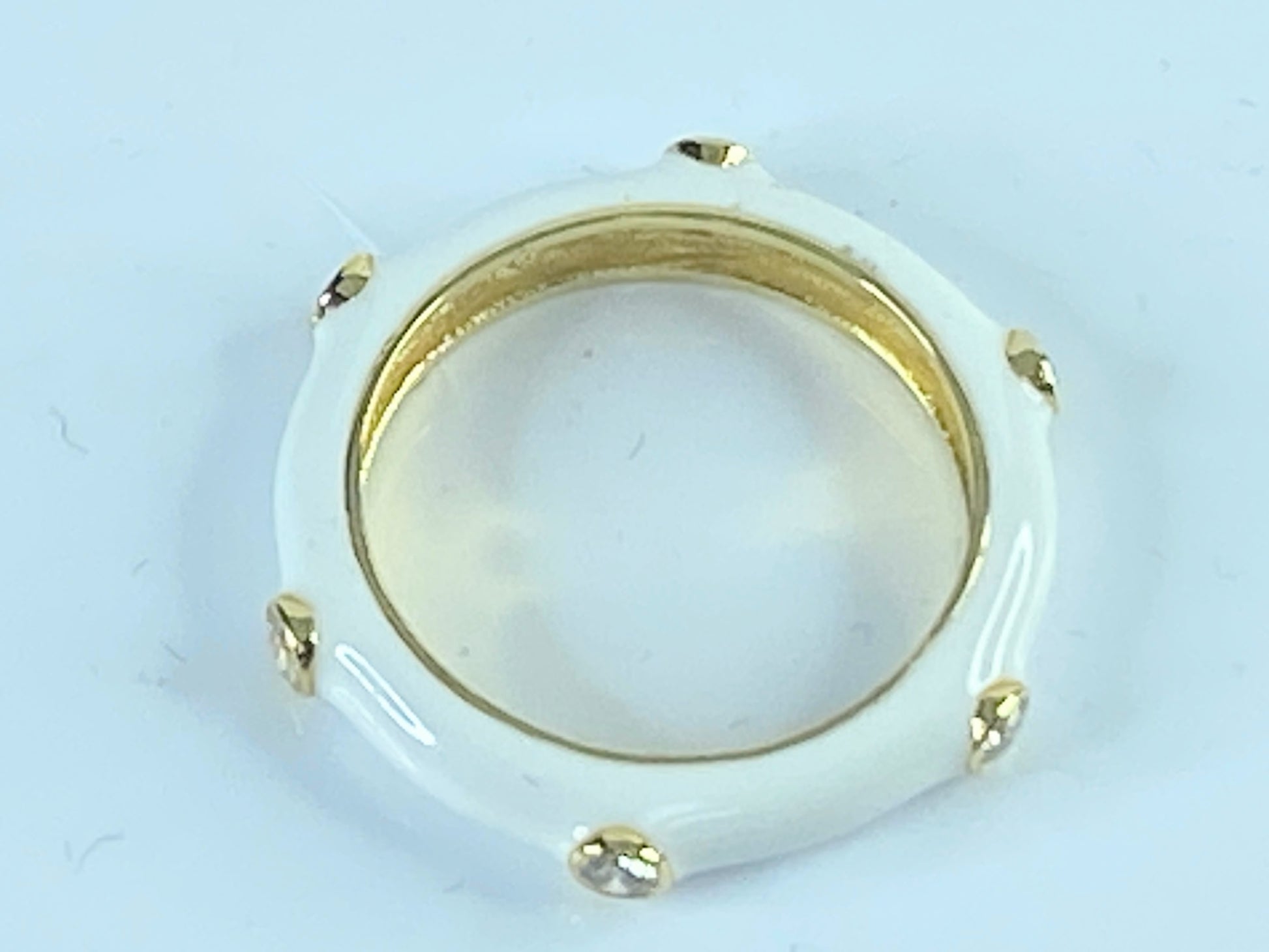 White Enamel 0.25 round brilliant diamond ring in 18K stackable 2.9g