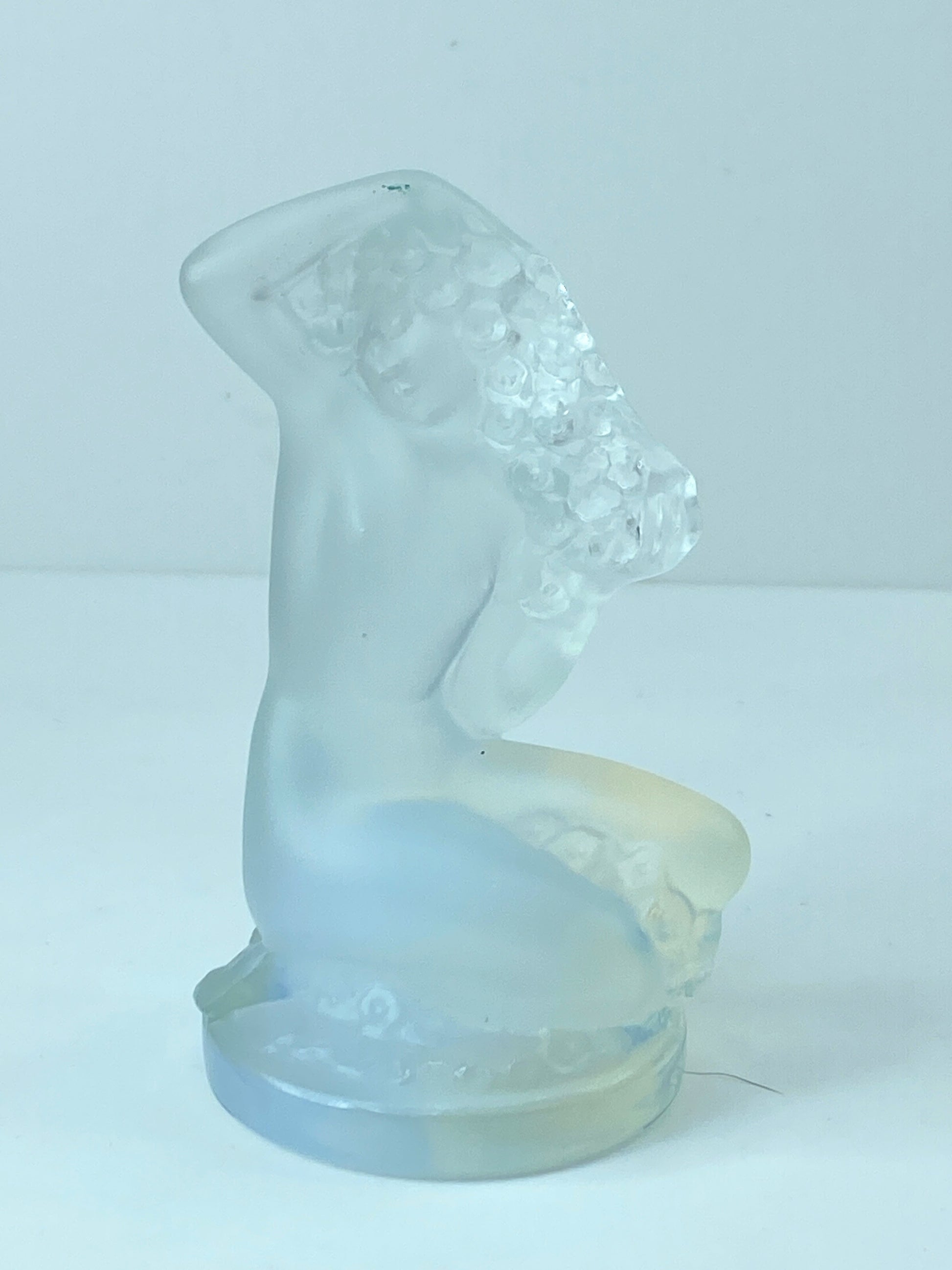 Lalique France Opalescent Glass Kneeling Lady Paperweight 3 1/4" mint A279