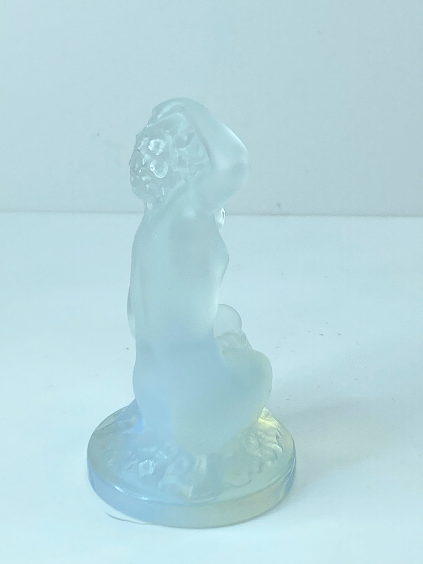Lalique France Opalescent Glass Kneeling Lady Paperweight 3 1/4" mint A279
