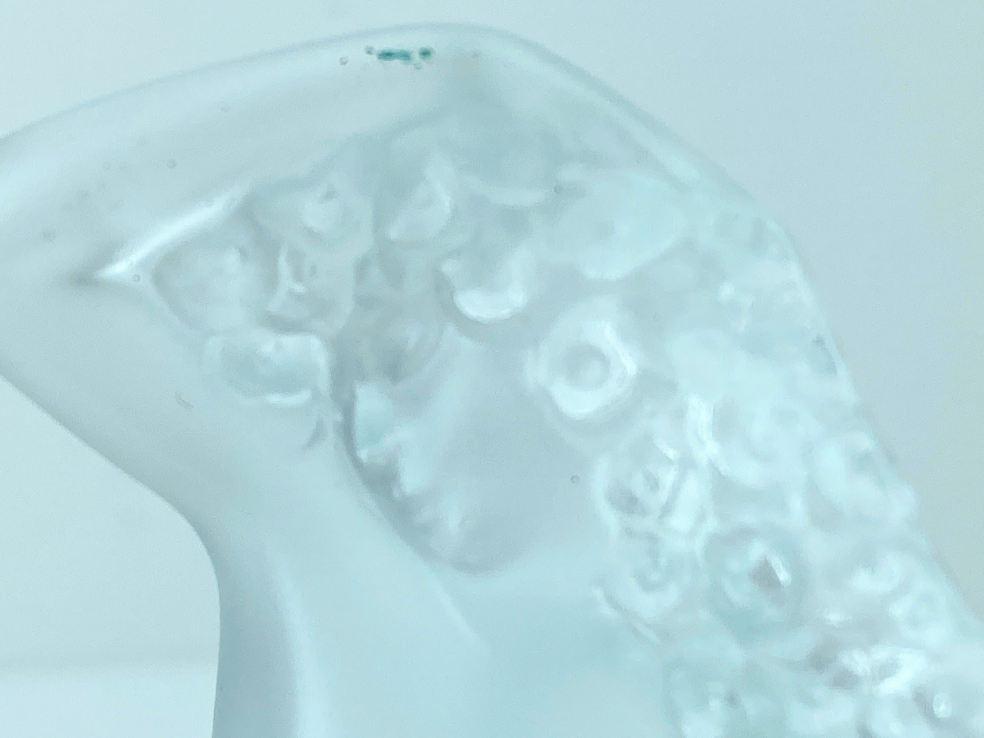Lalique France Opalescent Glass Kneeling Lady Paperweight 3 1/4" mint A279