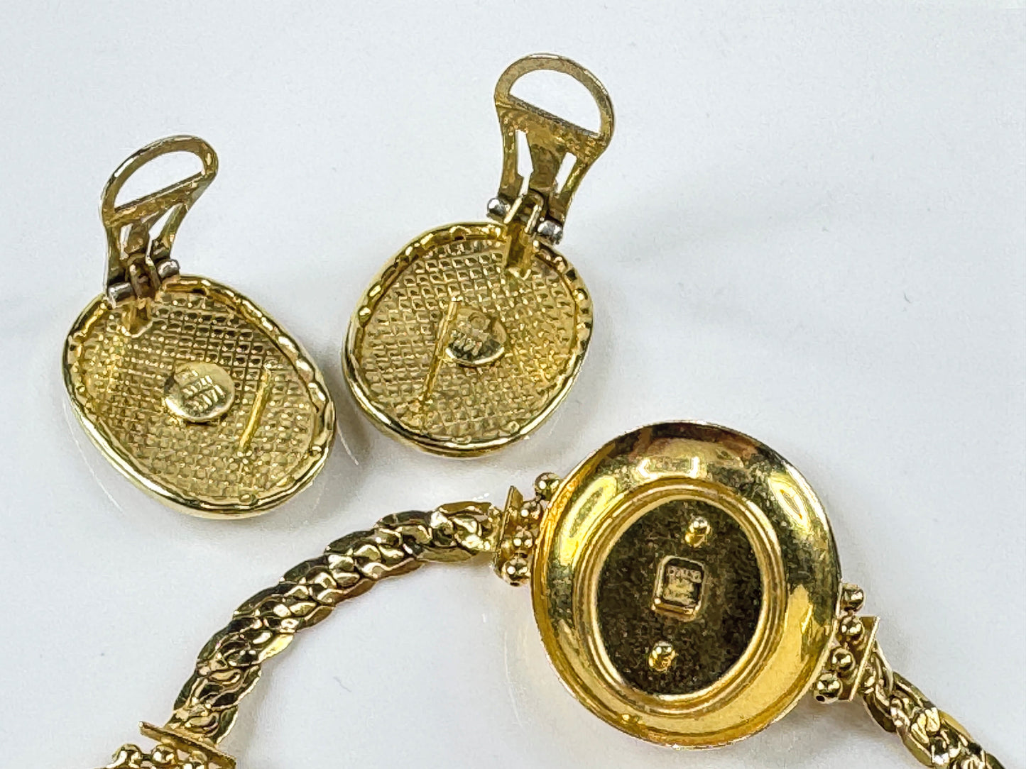 Vintage 14K Gold Italian Cameo Bracelet and matching Earring Set  15.8g JR1776