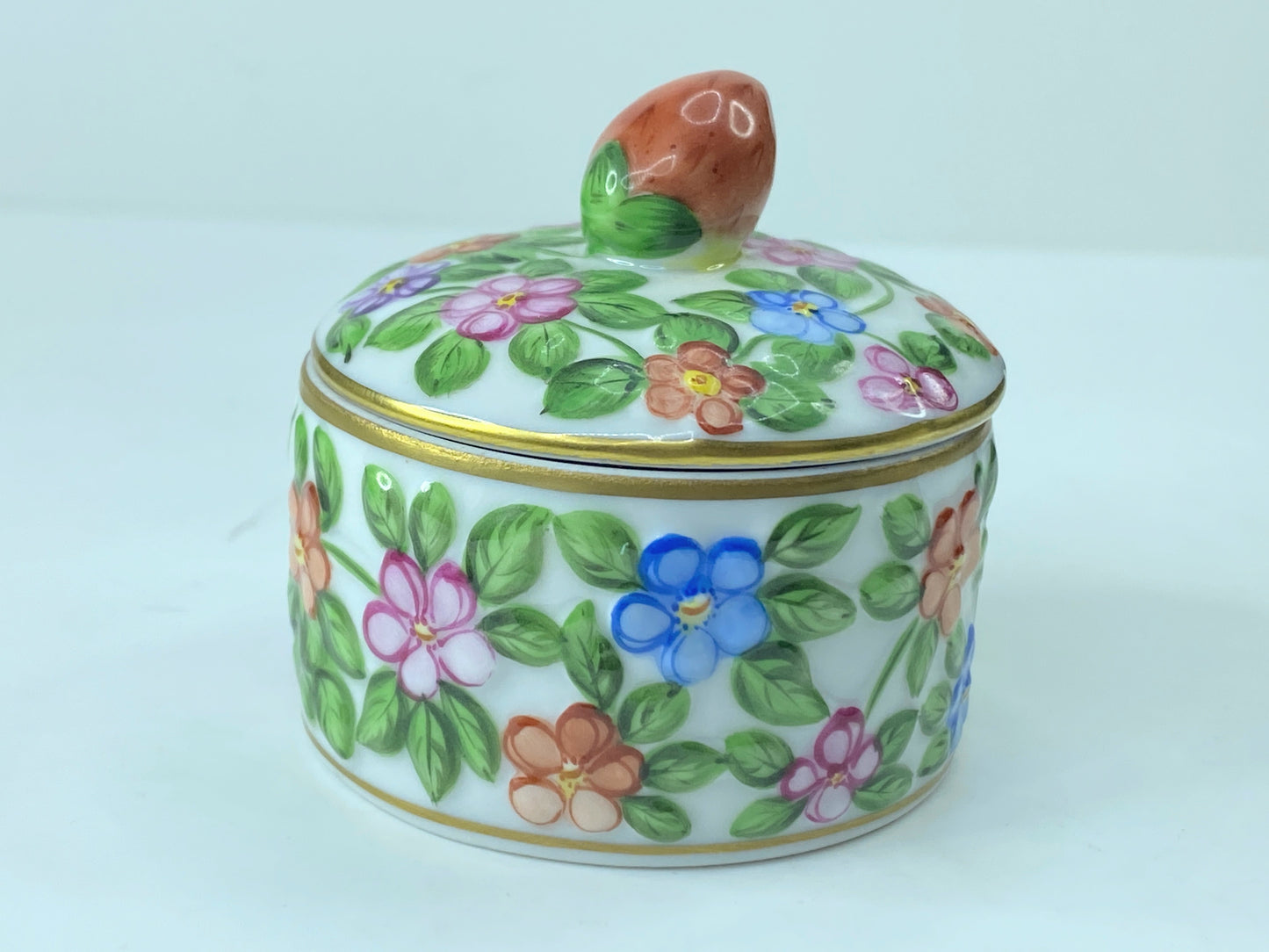 Herend Round Relief porcelain trinket Box With Berry 2.0" A280