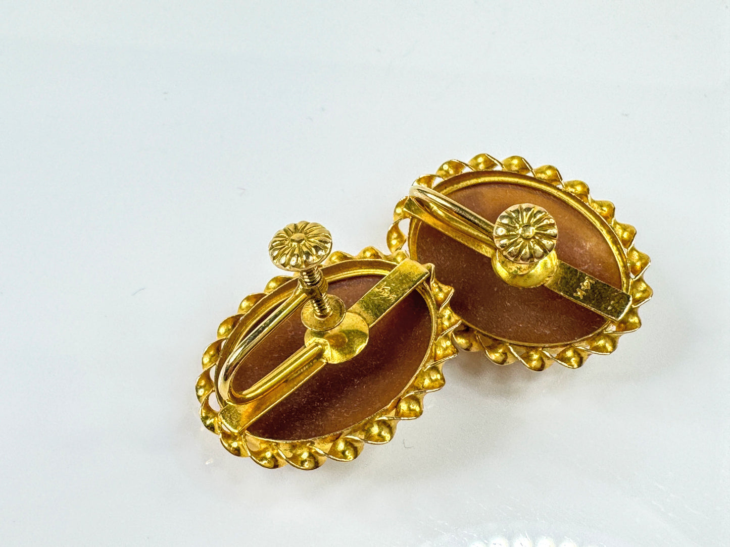 Mid-Century 14K Gold Shell Cameo Lady Portrait Screw Back Earrings 1.0" JR1777