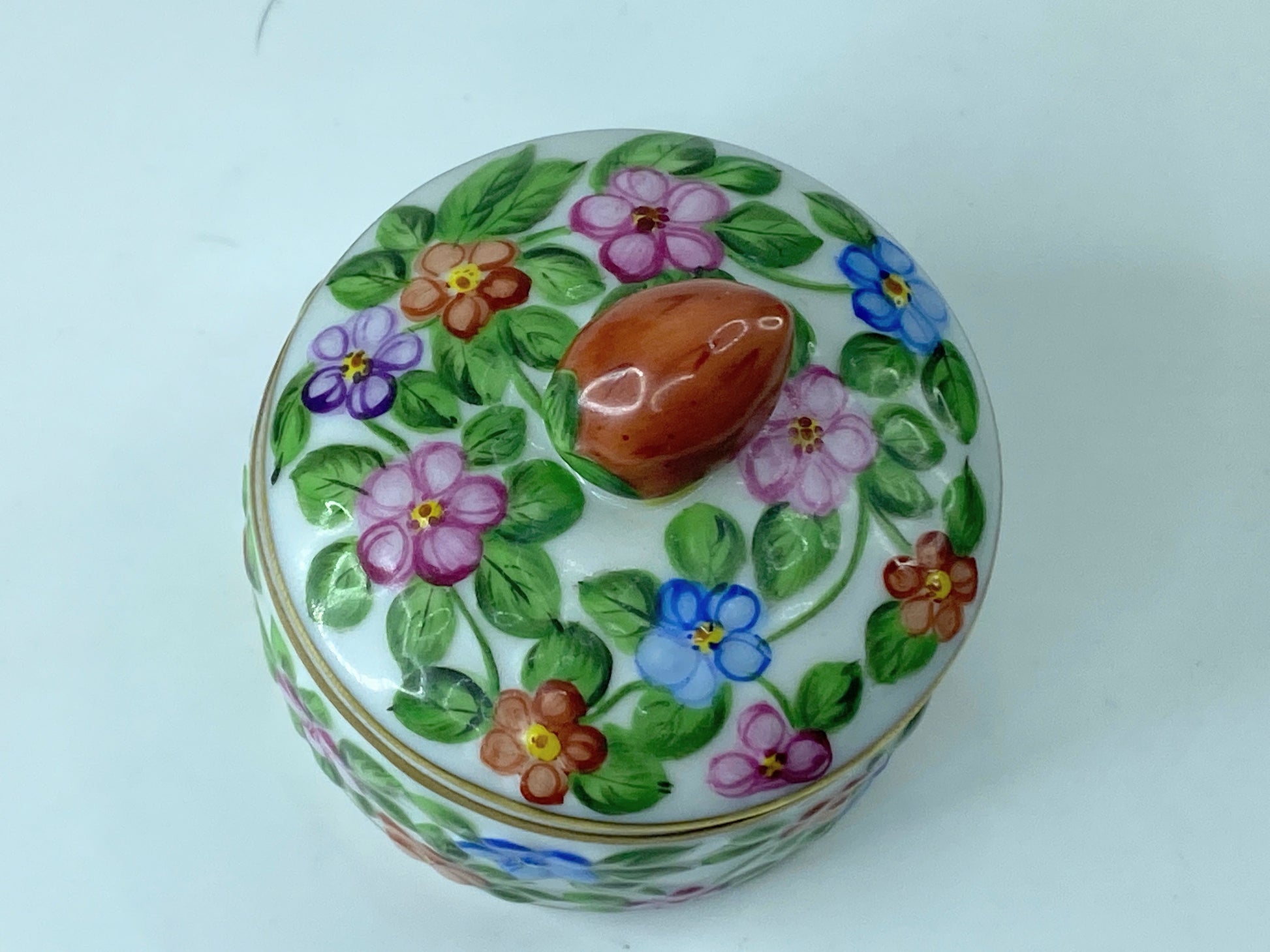 Herend Round Relief porcelain trinket Box With Berry 2.0" A280