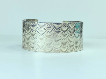 Tiffany & Co. UK Limited Edition Sterling scollop scale design bangle s6.5 JR538