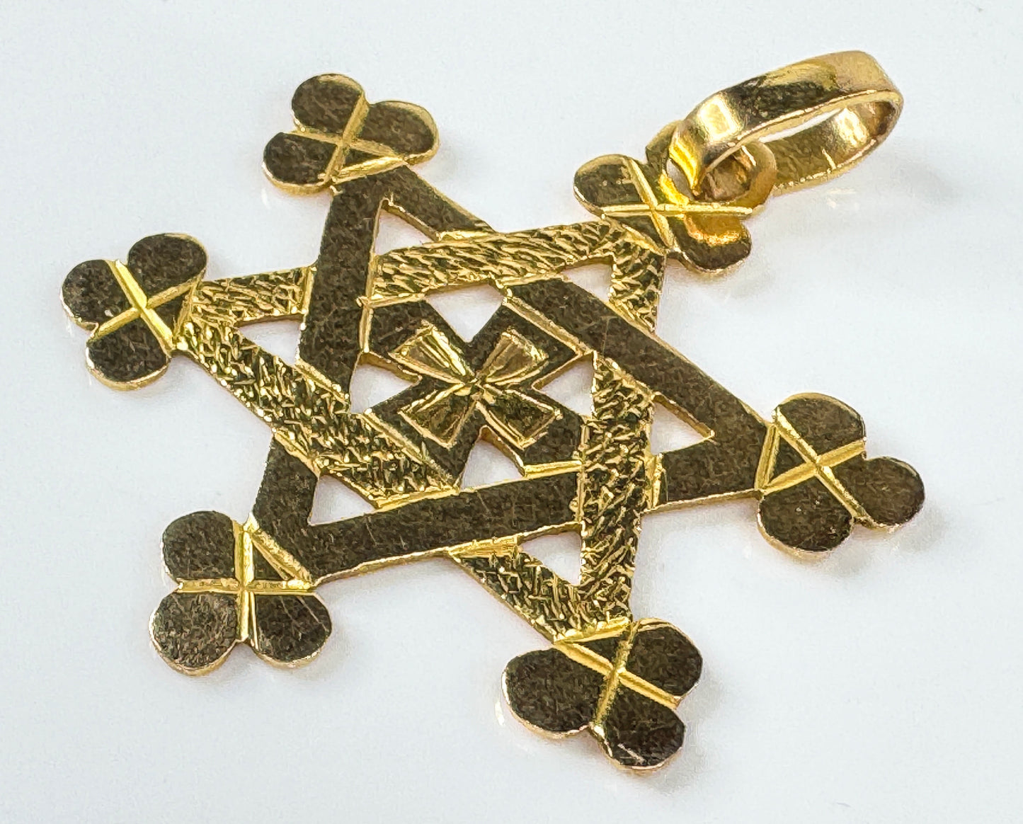 Vintage 18K Gold Jerusalem Cross Pendant Textured Openwork  4.8g 35mm JR1779