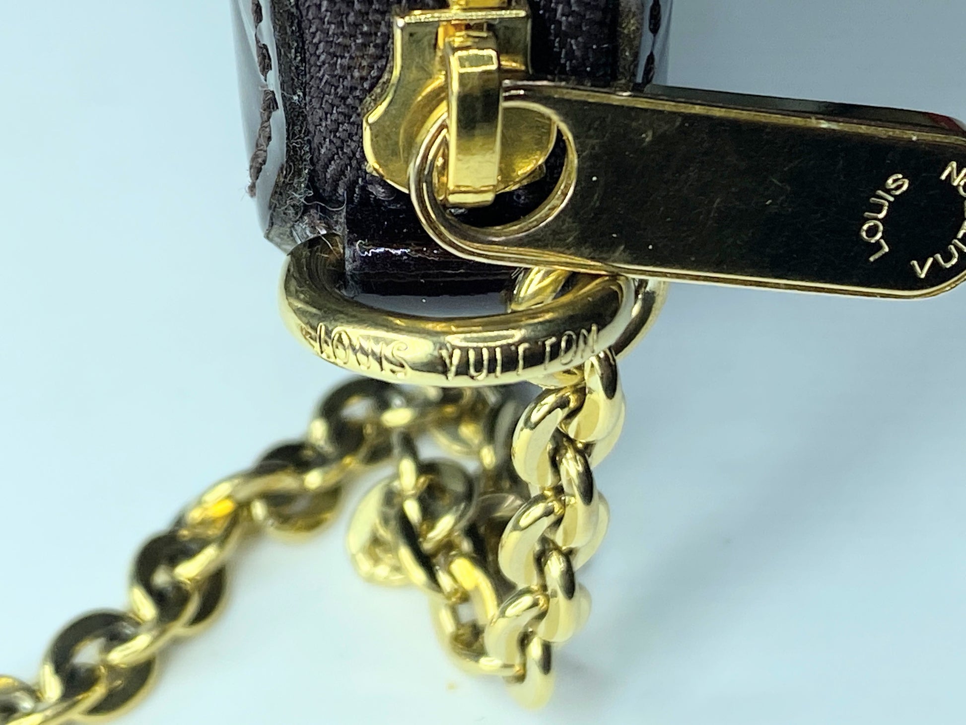Auth Louis Vuitton Vernis Amaranth Portemonnay Squirrel Case GS419