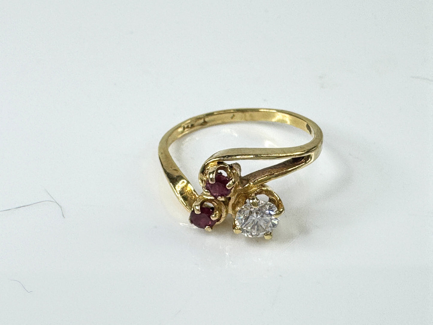 14K Gold G-H VS 0.34ct Diamond Ruby Bypass Ring Size 6 JR1781