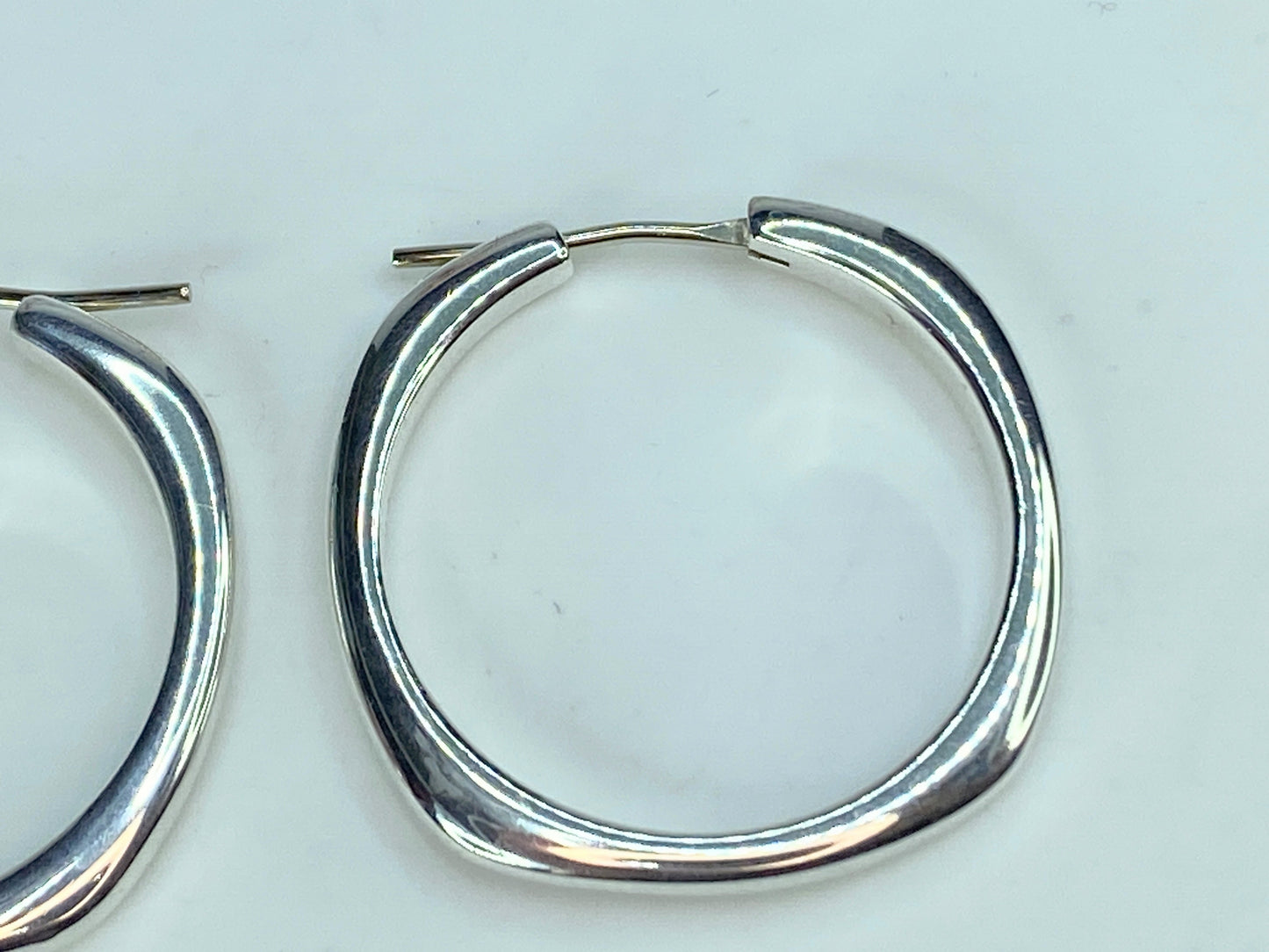 Tiffany & Co Sterling Silver Squared Cushion Hoop Earrings 11.0g 1 1/8" JR9823