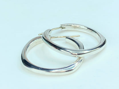 Tiffany & Co Sterling Silver Squared Cushion Hoop Earrings 11.0g 1 1/8" JR9823