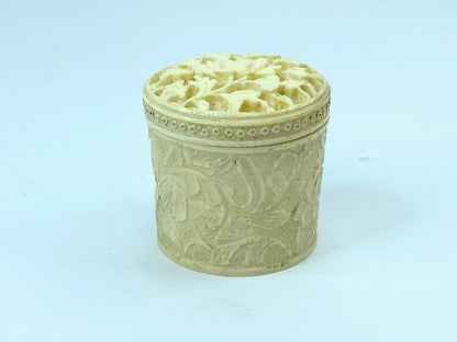 Intricate carved antique c1900 Resin/Bone Lotus floral screw on trinket A607