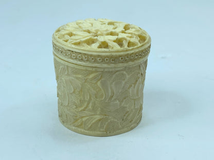 Intricate carved antique c1900 Resin/Bone Lotus floral screw on trinket A607