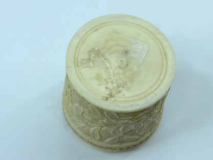 Intricate carved antique c1900 Resin/Bone Lotus floral screw on trinket A607