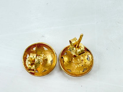 Vintage Hawaiian Black Enamel Floral Etched Post Earrings JR1785