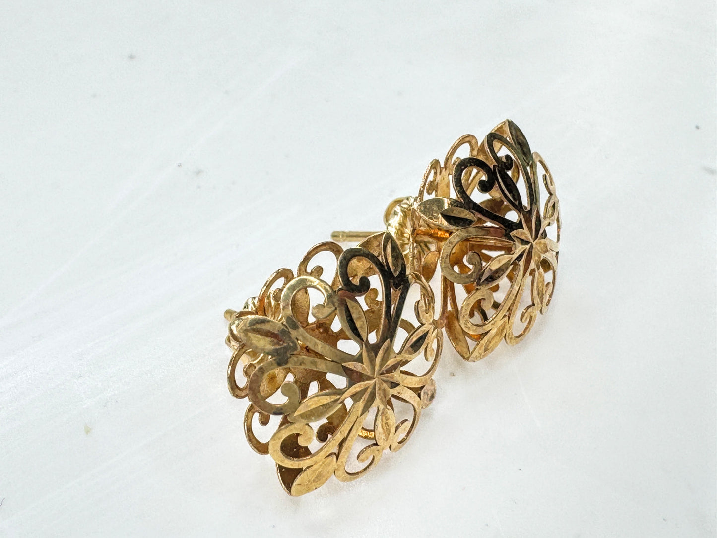 Vintage Hawaiian 14K Gold Cutout QuiltFloral Pattern cage stud earrings JR1786