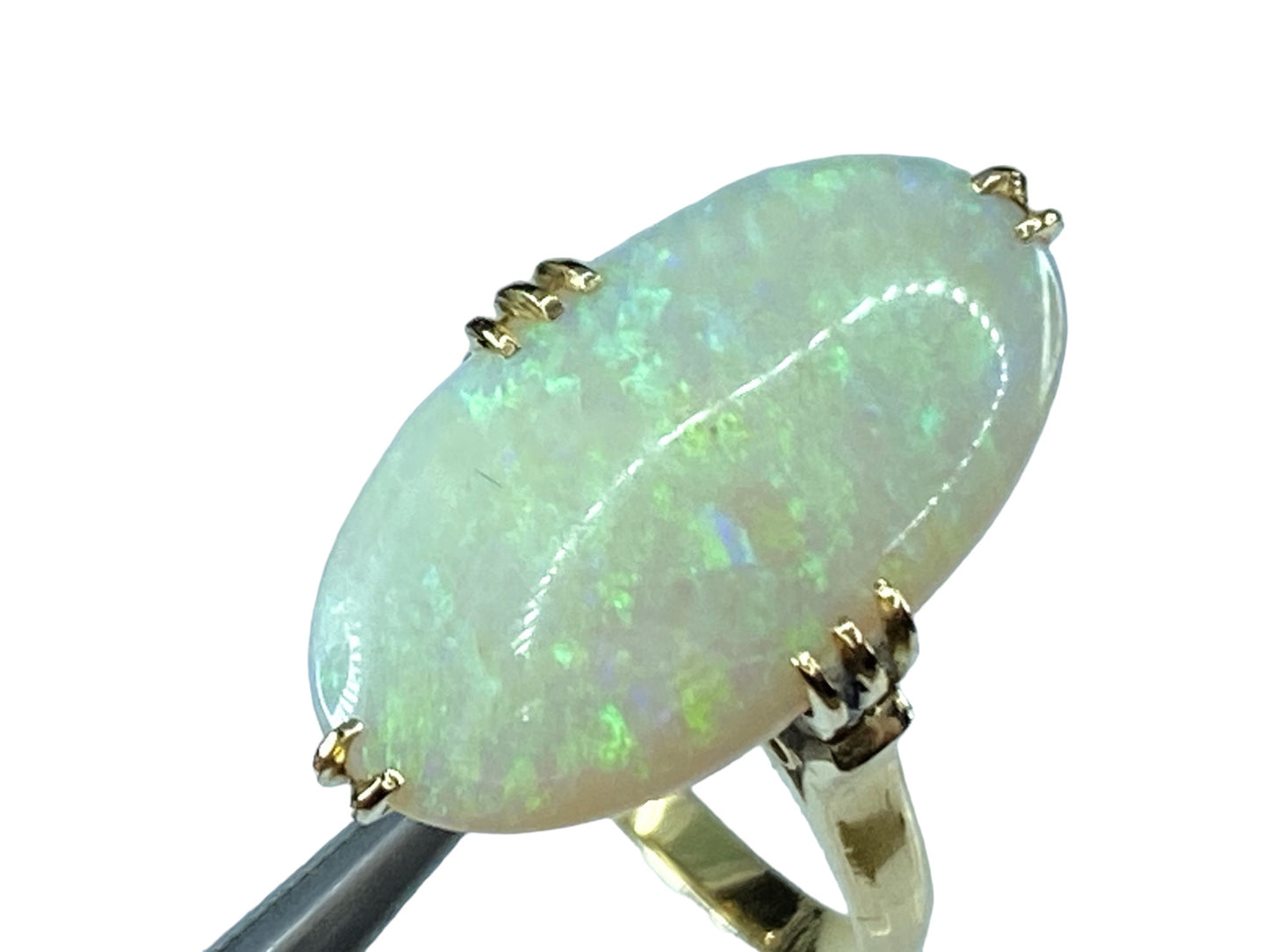 18 karat yellow gold 6.2ct oval cut Opal ring 4.1g s5.5