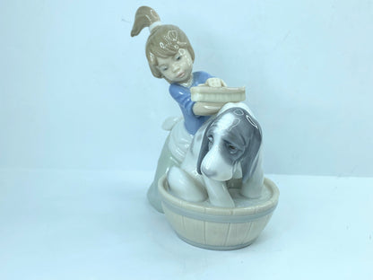 Lladro 5455 Bashful Bather Dog Glazed Figurine Girl bathing pet dog puppy A609
