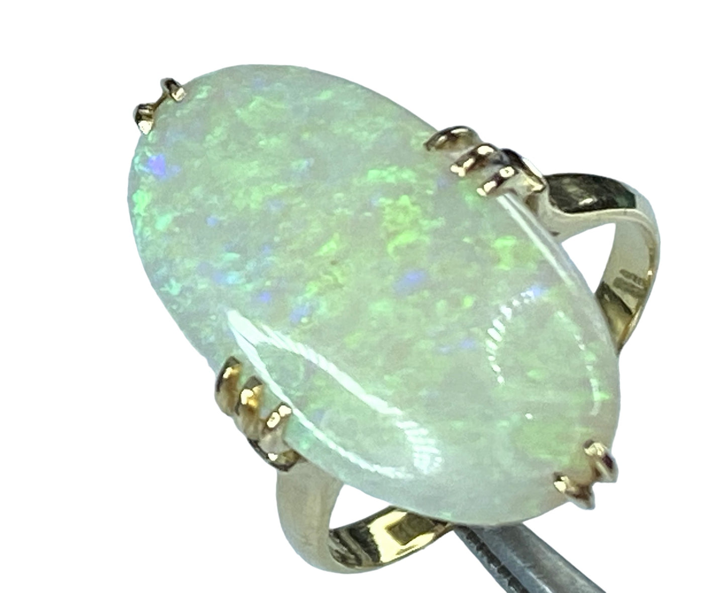 18 karat yellow gold 6.2ct oval cut Opal ring 4.1g s5.5