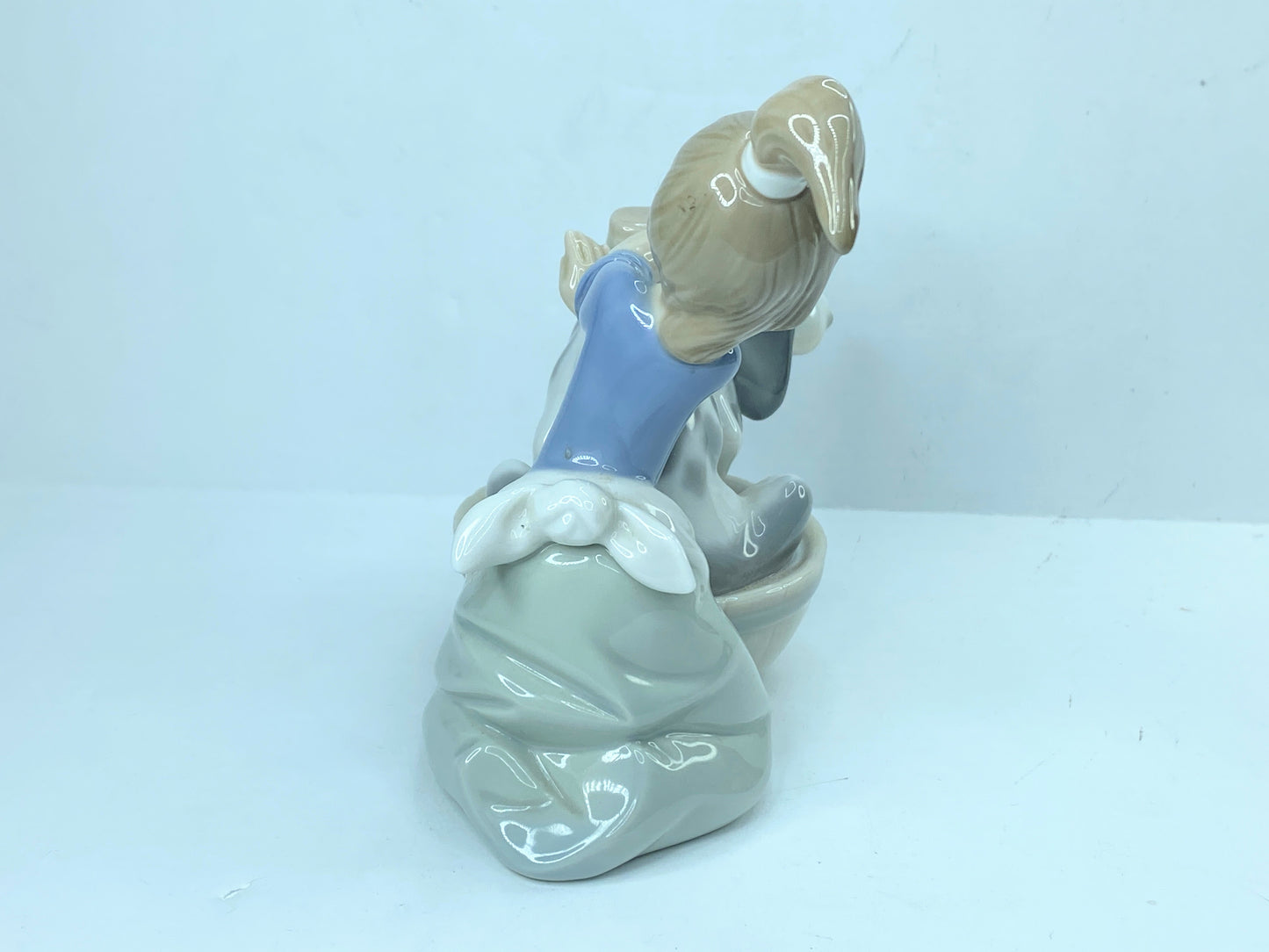Lladro 5455 Bashful Bather Dog Glazed Figurine Girl bathing pet dog puppy A609