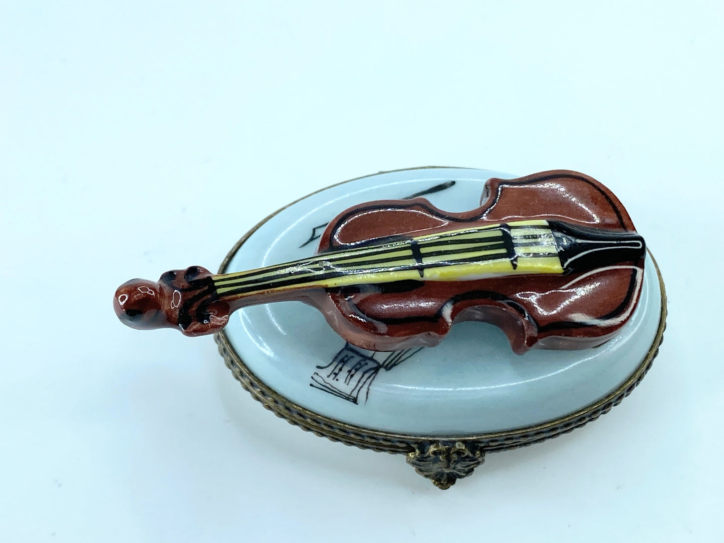 Chamart Limoges Peint Main bow music sheet Violin baby blue trinket box A105