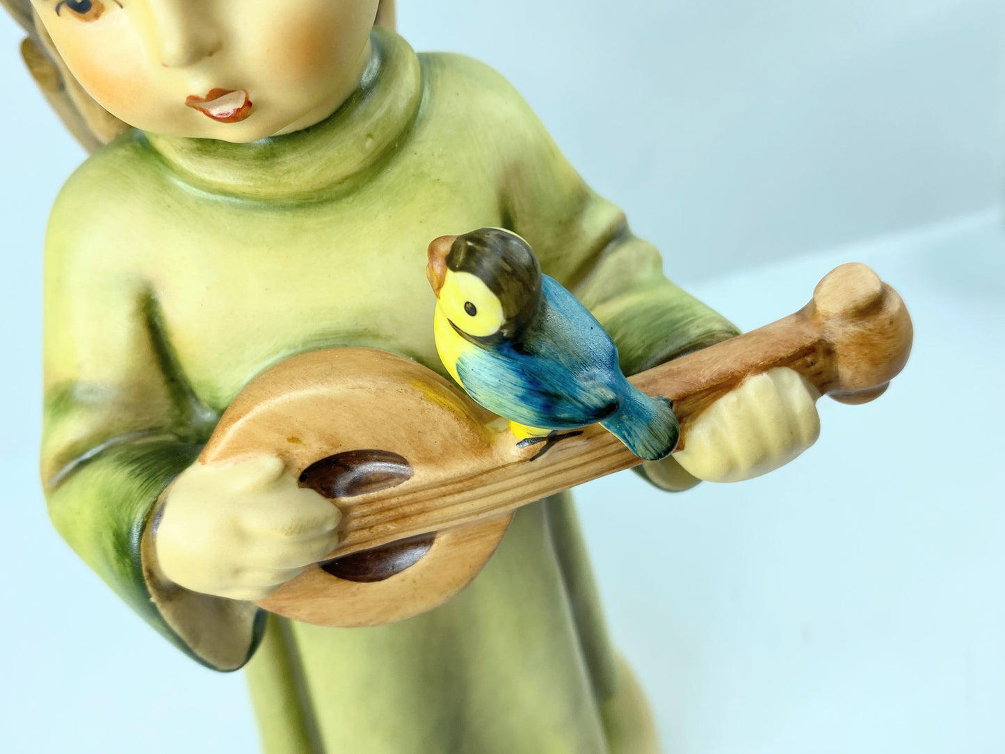 Hummel Festival Harmony #172/0, TMK6, angel in green robe playing mandolin A610