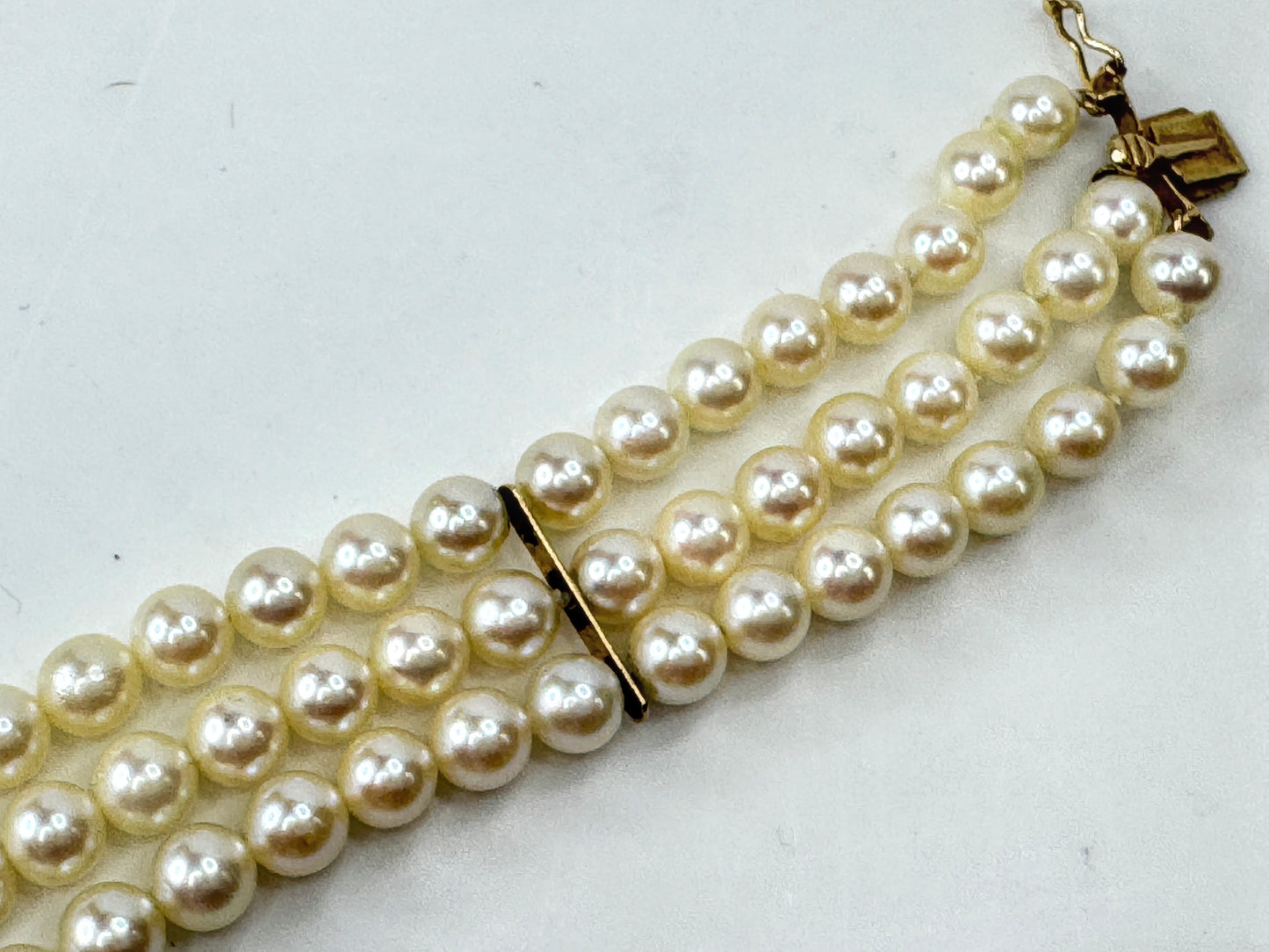 Vintage 14K Yellow Gold Triple Strand Cultured Pearl Bracelet  27.2g 6.75"JR1791