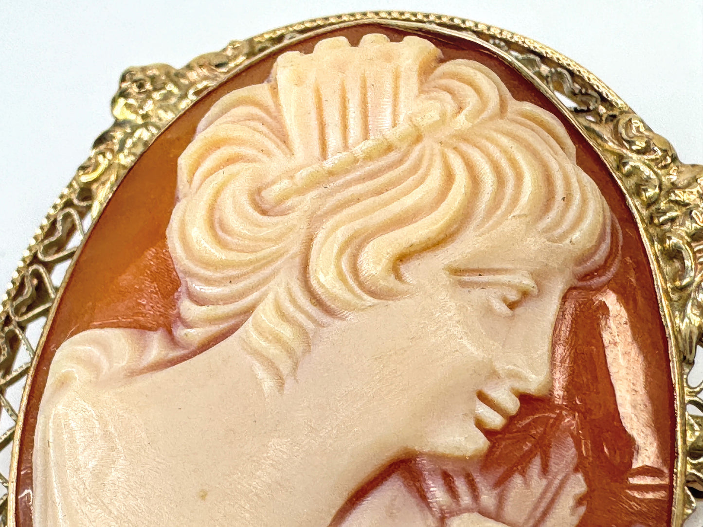 Antique 14K Carved Shell Cameo Brooch Pendant  1 3/8" JR1796