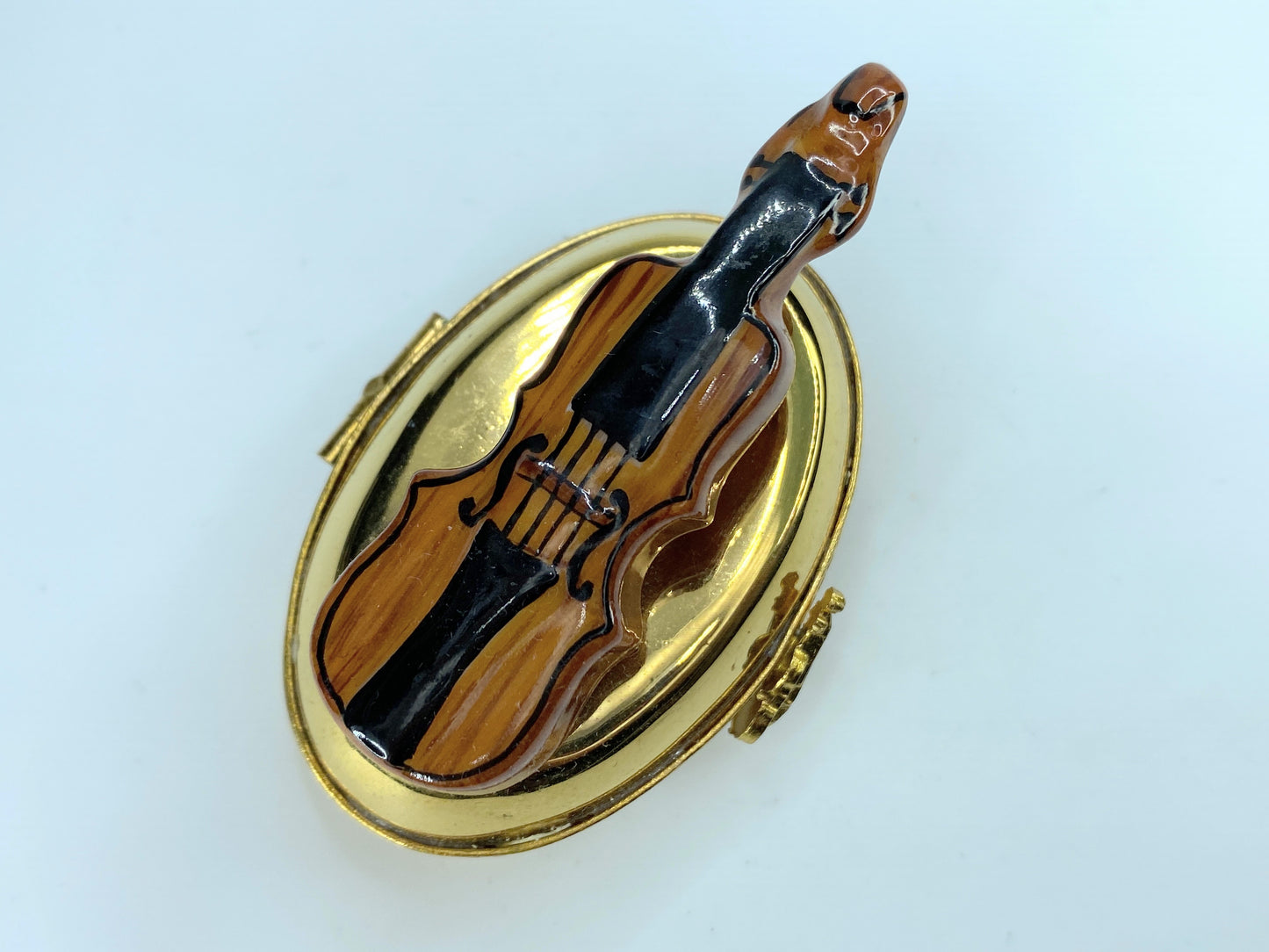 R.R Limoges Peint Main hand painted Violin gold hinged trinket box A108