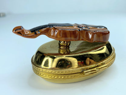 R.R Limoges Peint Main hand painted Violin gold hinged trinket box A108