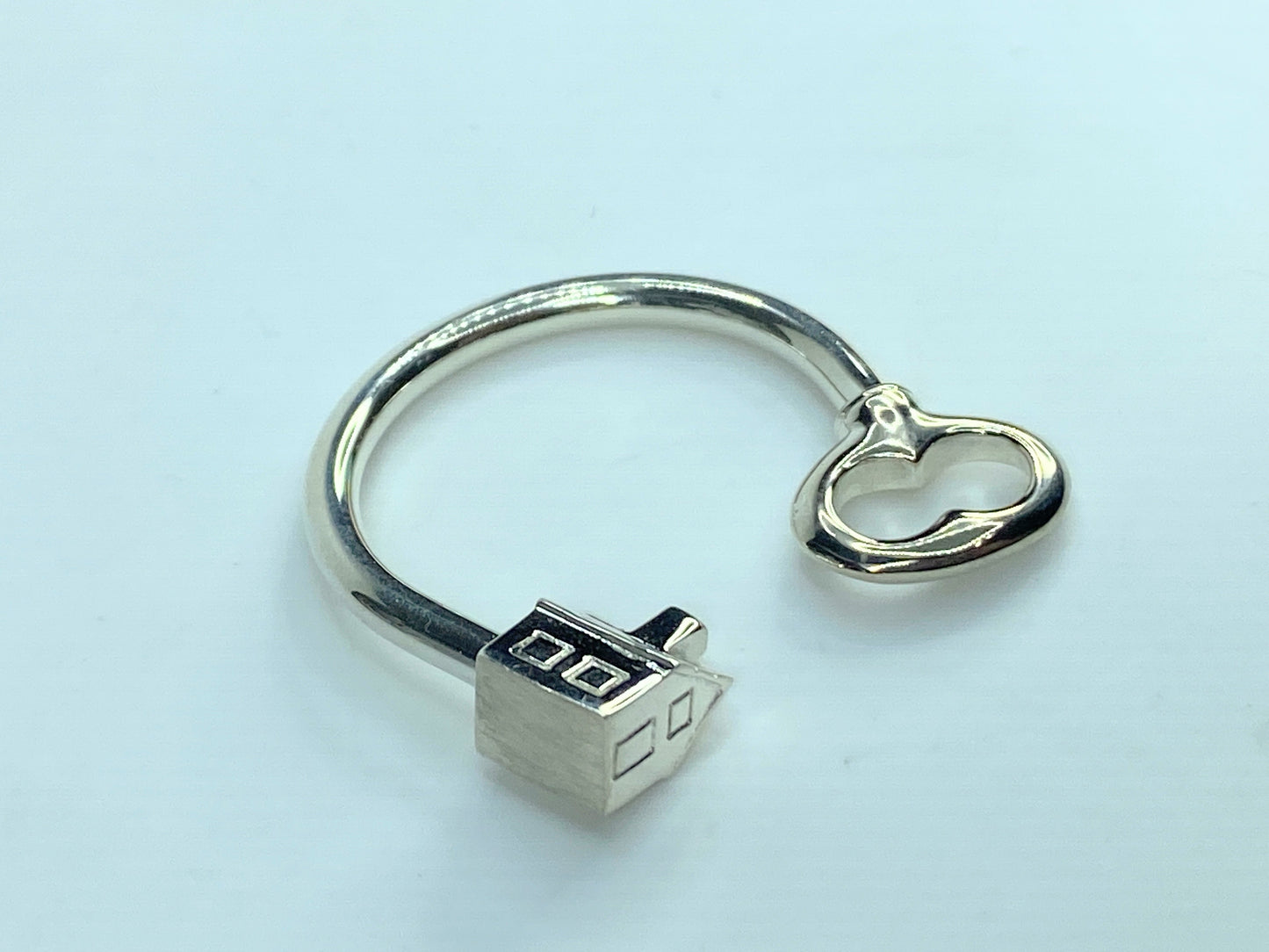 TIFFANY & CO 925 Sterling Silver Home Key Ring in box authentic JR550