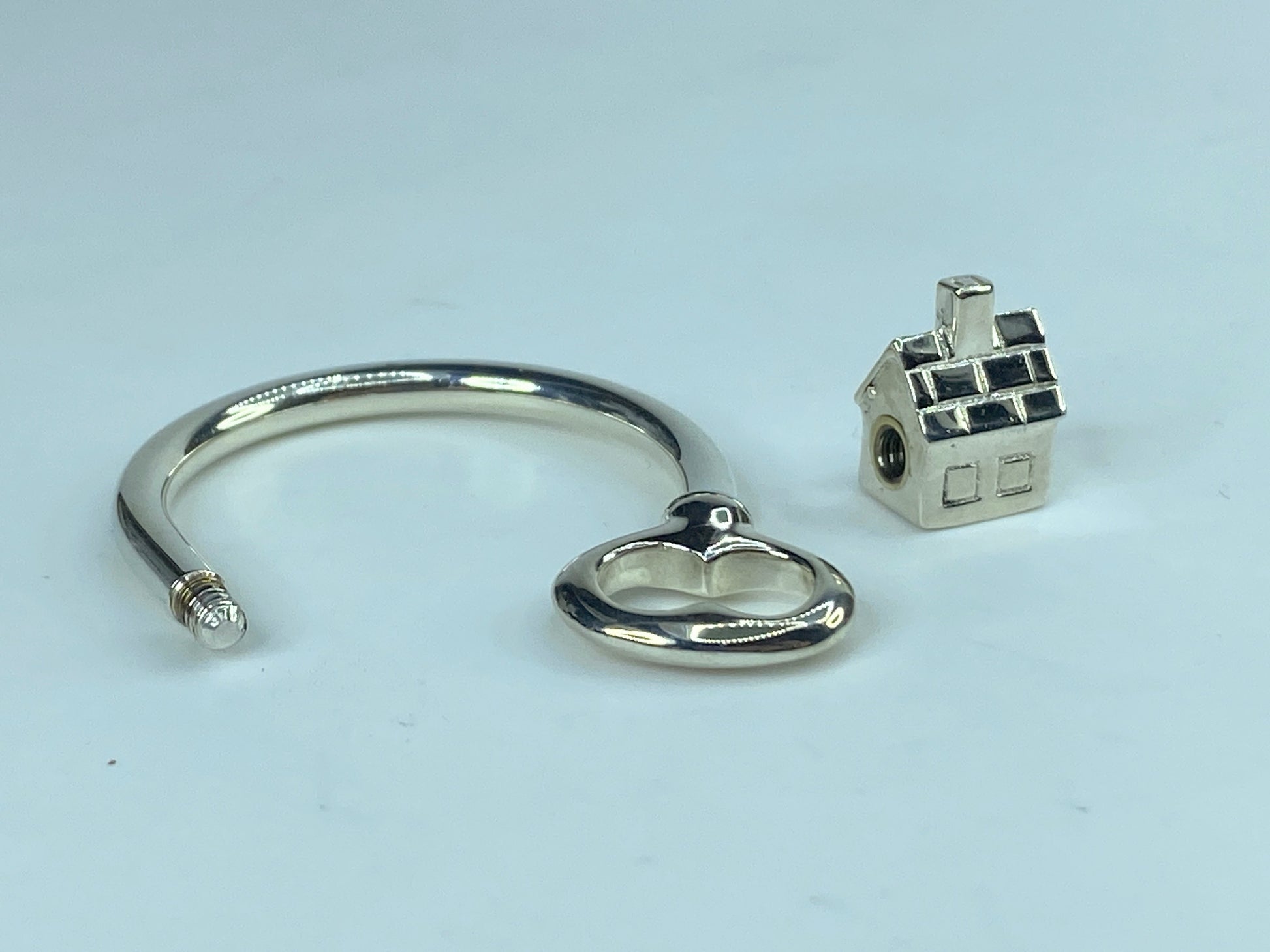TIFFANY & CO 925 Sterling Silver Home Key Ring in box authentic JR550