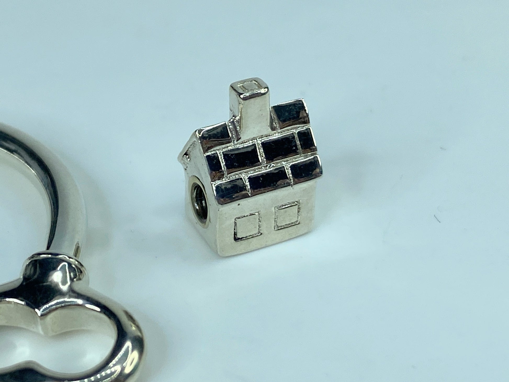 TIFFANY & CO 925 Sterling Silver Home Key Ring in box authentic JR550