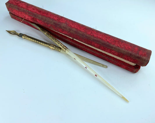 Victorian dip pens with MOP and bone shaft, original box A175