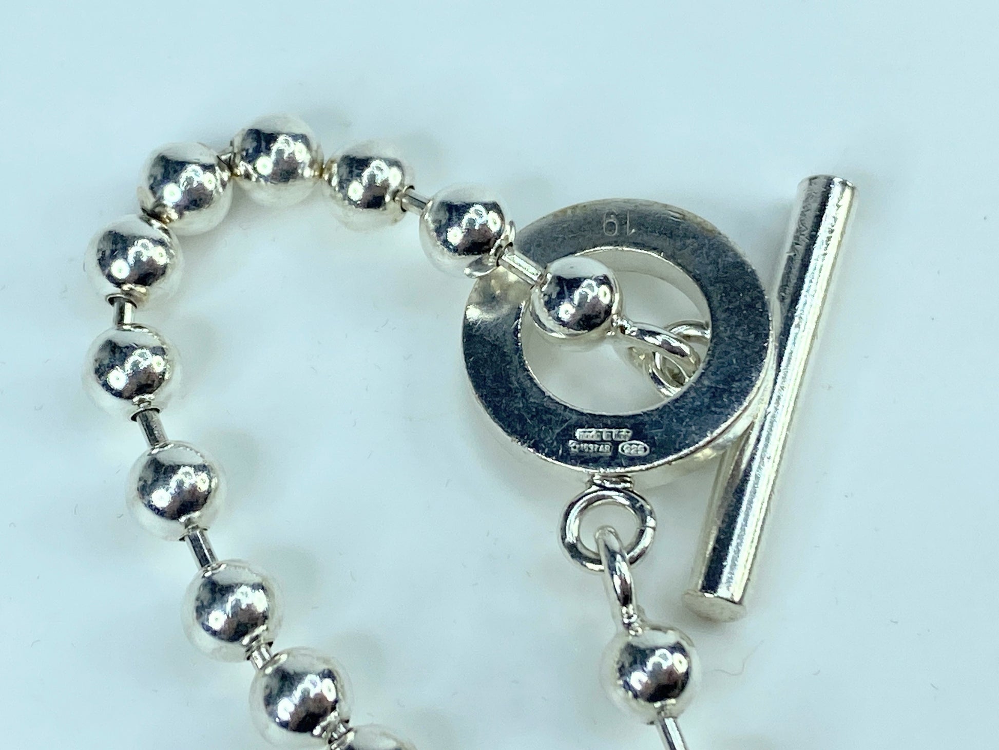 Gucci Sterling Silver Beaded Chain Circle Toggle clasp bracelet 7 3/4" 16g JR552