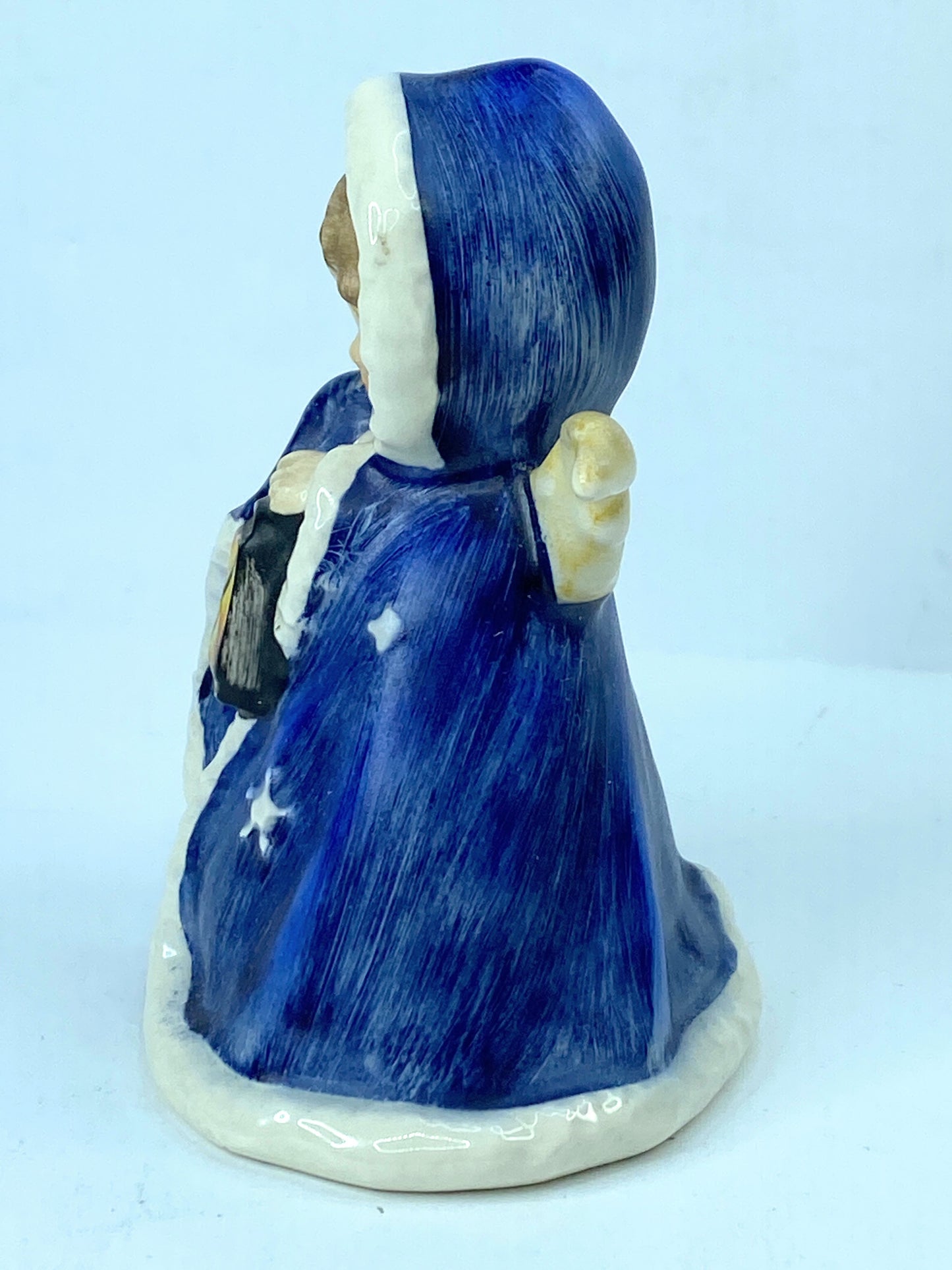 Goebel "Angel with Lantern" 1970 W. Germany Rob #412 A618