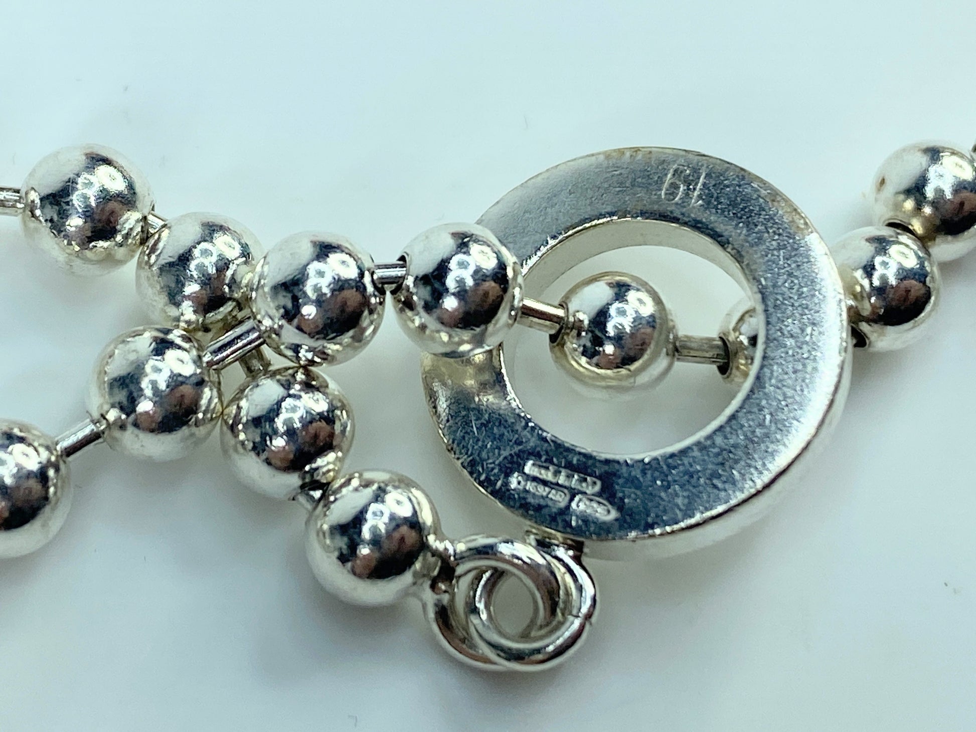Gucci Sterling Silver Beaded Chain Circle Toggle clasp bracelet 7 3/4" 16g JR552
