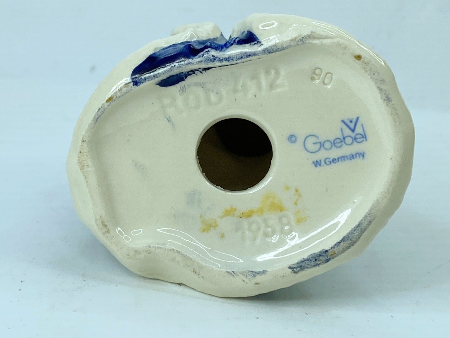 Goebel "Angel with Lantern" 1970 W. Germany Rob #412 A618