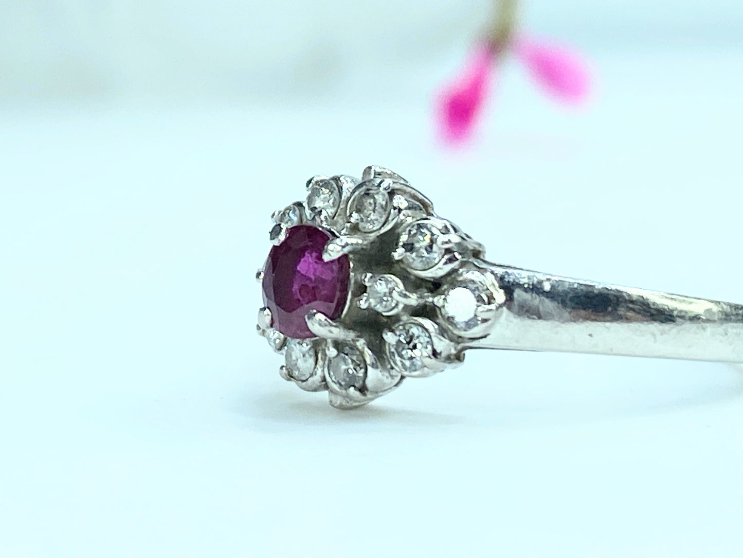 c1950's Platinum 0.25ct natural Ruby 0.2ct round Diamond s7.75 4.6g JR9835