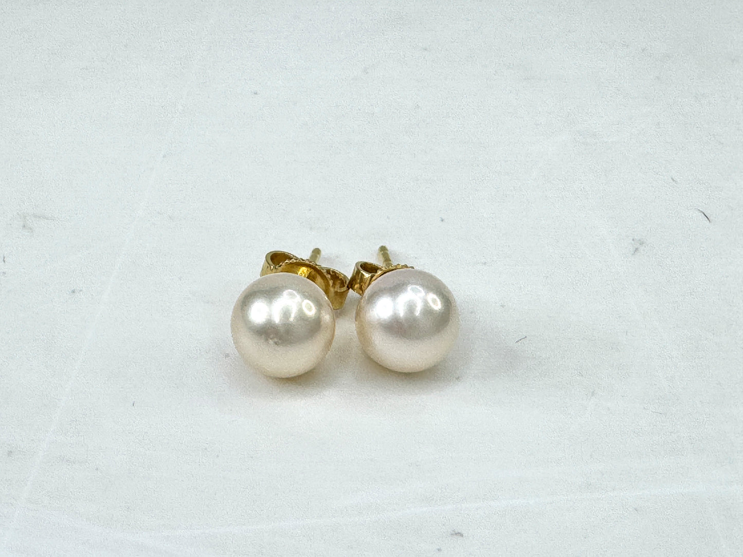 Vintage Mikimoto 18K Gold 7.25mm Akoya Pearl Stud Earrings JR1808