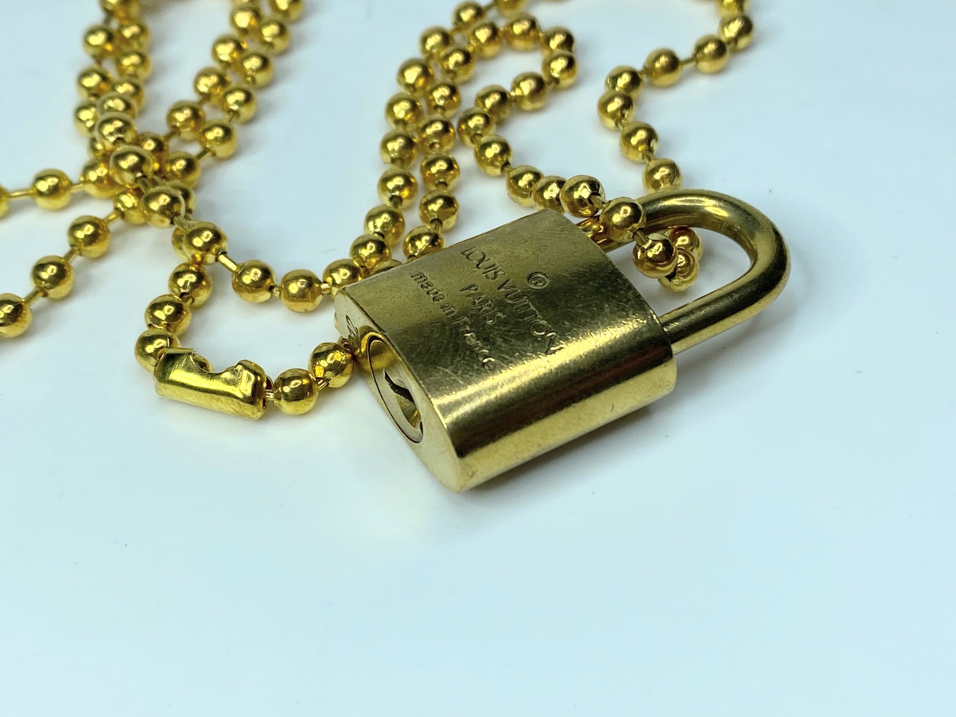 Auth. Louis Vuitton PadLock Lock & Key Brass Gold w/NON-BRAND 4mm necklace GS445
