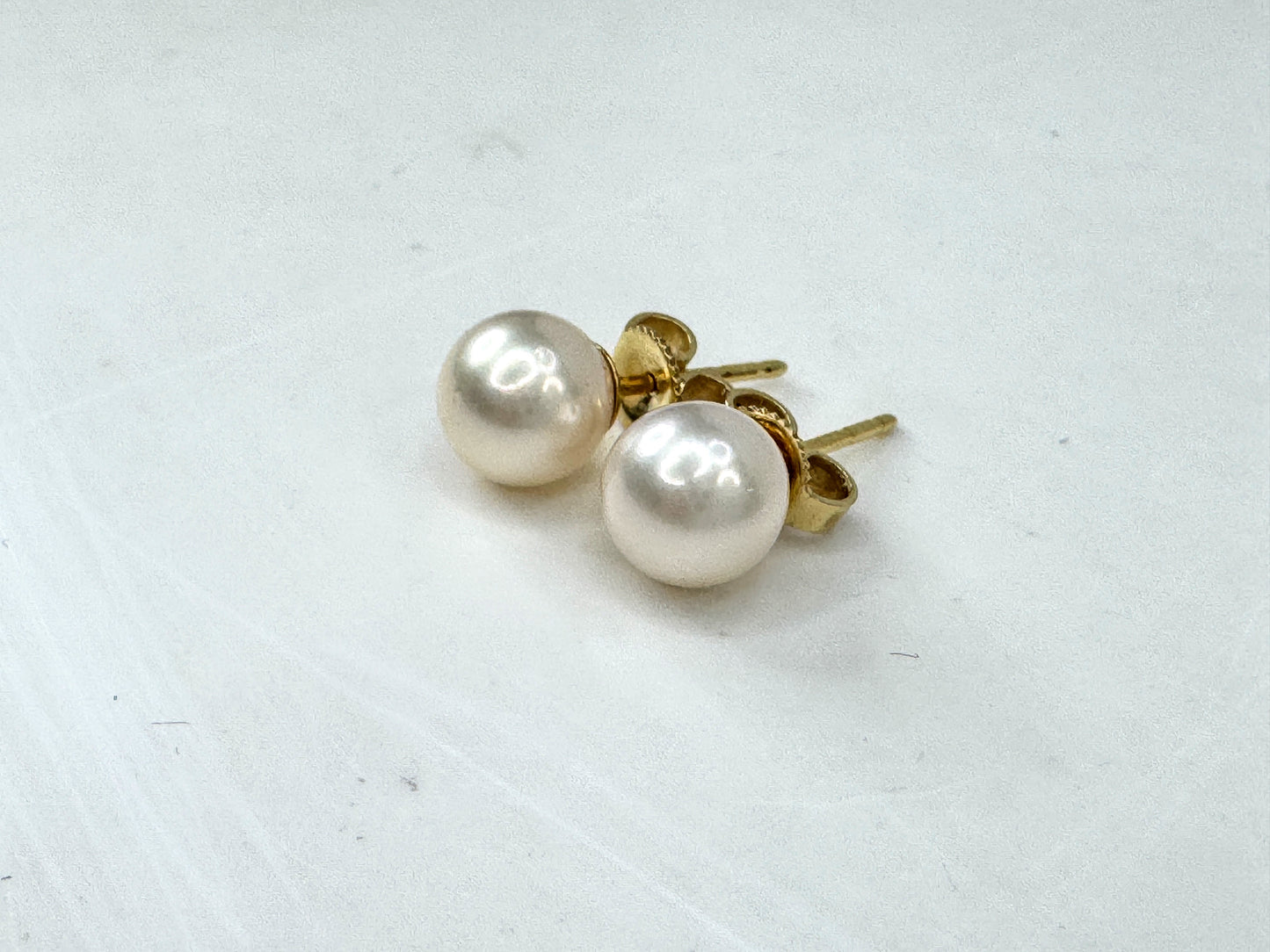 Vintage Mikimoto 18K Gold 7.25mm Akoya Pearl Stud Earrings JR1808