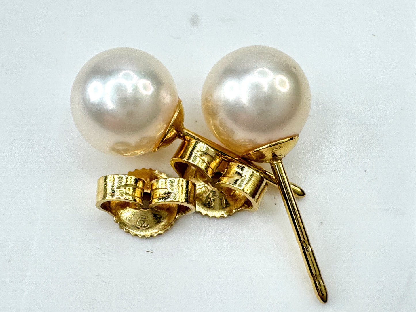 Vintage Mikimoto 18K Gold 7.25mm Akoya Pearl Stud Earrings JR1808